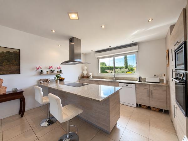 MAISON 123 M2 AVEC GARAGE, PISCINE ET TERRAIN DE 4000 M2