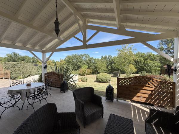 MAISON 123 M2 AVEC GARAGE, PISCINE ET TERRAIN DE 4000 M2