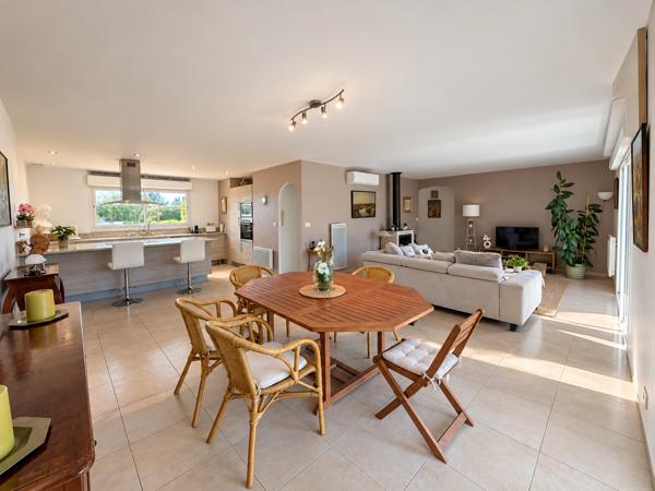 MAISON 123 M2 AVEC GARAGE, PISCINE ET TERRAIN DE 4000 M2