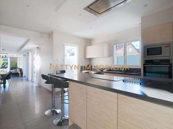 Civrieux (01390) Maison 4 chambres récente de plain-pied avec piscine et garage à Civrieux (01390)