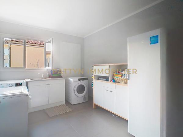 Civrieux (01390) Maison 4 chambres récente de plain-pied avec piscine et garage à Civrieux (01390)