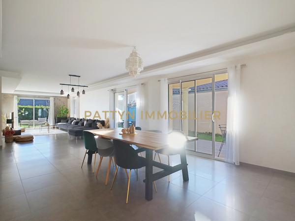 Civrieux (01390) Maison 4 chambres récente de plain-pied avec piscine et garage à Civrieux (01390)