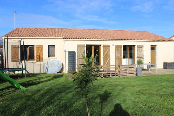Maison de plain-pied de 95m² non mitoyen à vendre 4 pièces VEZINS (49)