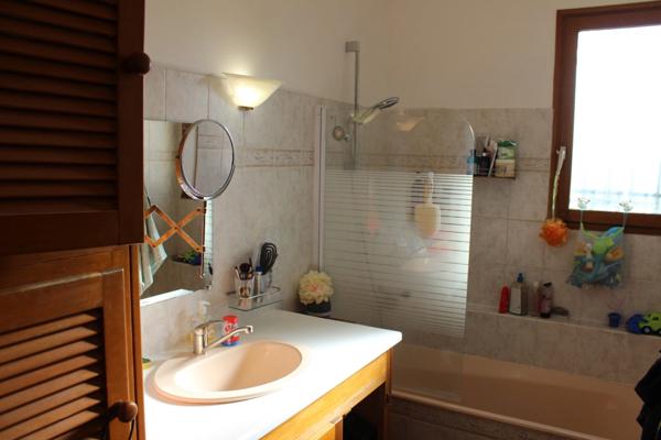 Maison de plain-pied de 95m² non mitoyen à vendre 4 pièces VEZINS (49)