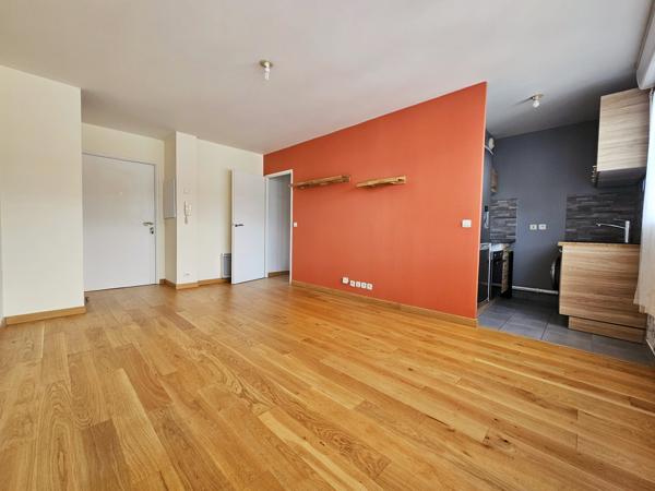 Choisy-le-Roi (94600) T2 lumineux avec parking – À 10 min du RER C Choisy