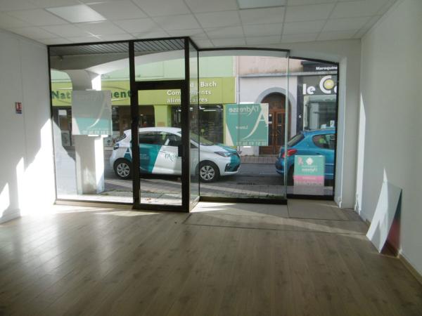 CHALLANS - LOCAL COMMERCIAL