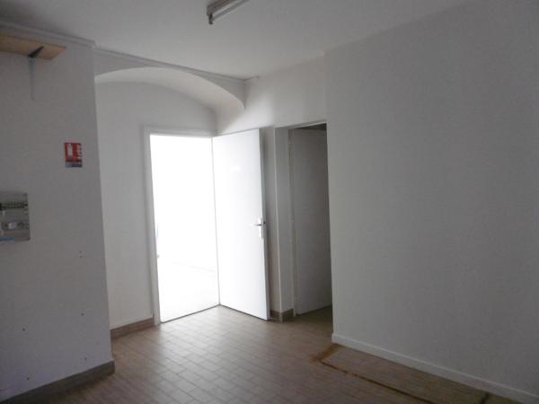 CHALLANS - LOCAL COMMERCIAL