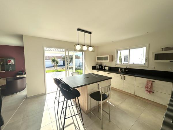 Maison de plain-pied récente - Calme, confort et modernité