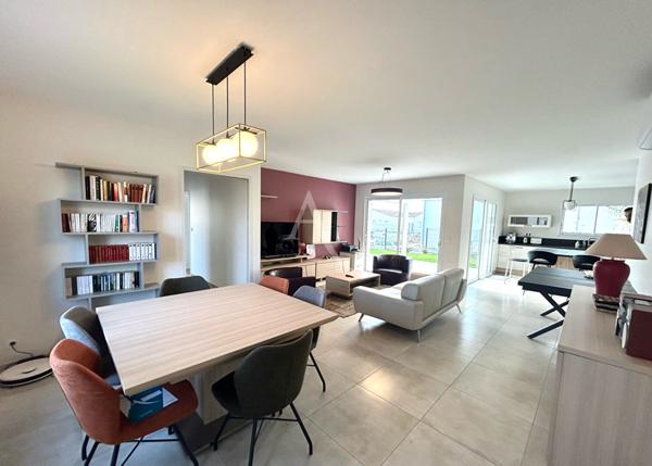 Maison de plain-pied récente - Calme, confort et modernité