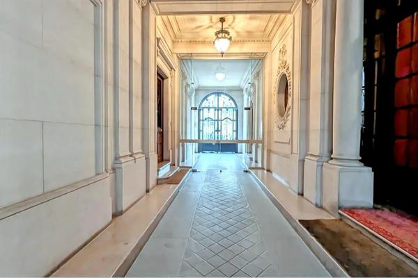 MAGNIFIQUE APPARTEMENT 8 PIECES PROCHE METRO VILLIERS ET PARC MONCEAU
