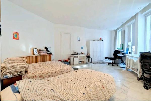 MAGNIFIQUE APPARTEMENT 8 PIECES PROCHE METRO VILLIERS ET PARC MONCEAU