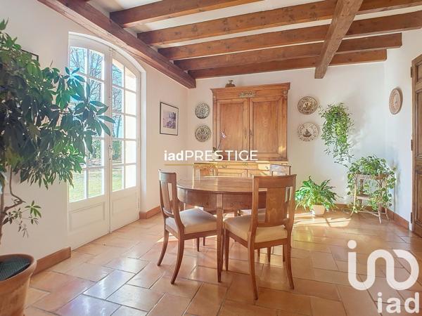 Maison 11 pièces de 188 m² à Trets (13530)