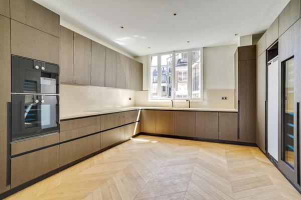 Vente Appartement de luxe Paris 7 8 Pièces 328 m²