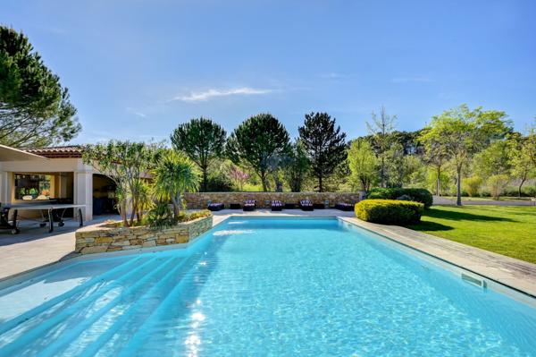 Vente Maison de luxe Aix-en-Provence 8 Pièces 290 m²