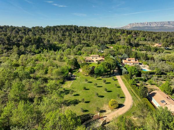 Vente Maison de luxe Aix-en-Provence 8 Pièces 290 m²