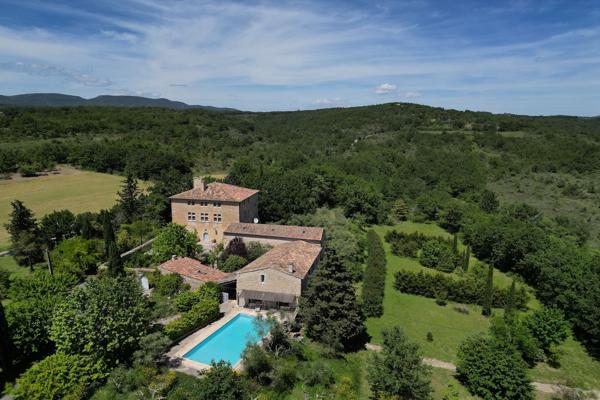 Vente Château Barjac 16 Pièces 700 m²