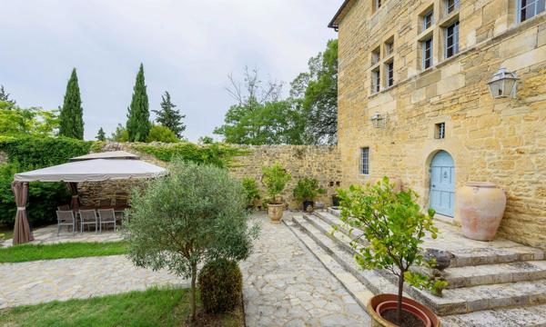 Vente Château Barjac 16 Pièces 700 m²