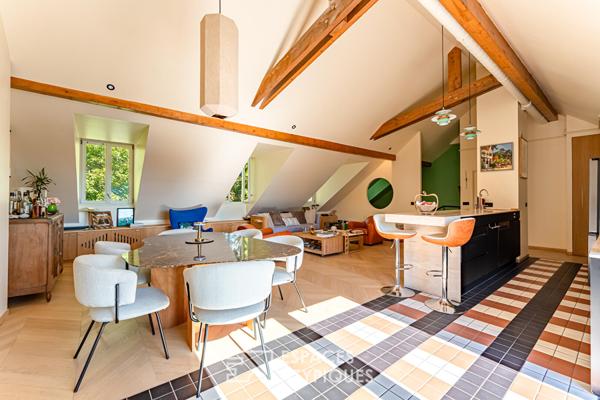 Lumineux duplex avec terrasse, dans sa demeure historique réhabilitée