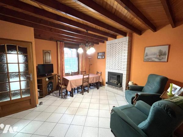 PROCHE COMMERCES ET A23, Maison type "1930"
