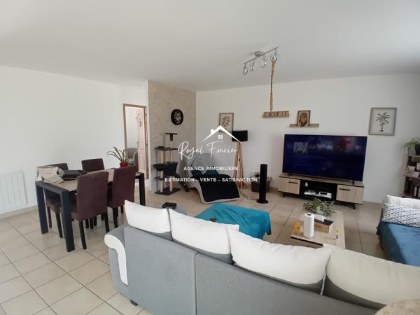 Vue sur la campagne, (zone non constructible), dans un hameau