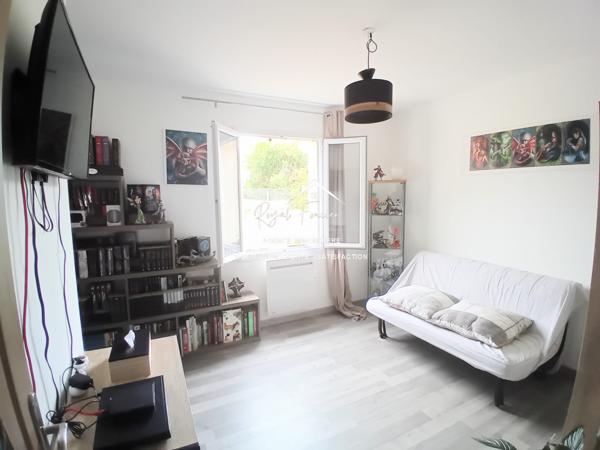 Vue sur la campagne, (zone non constructible), dans un hameau