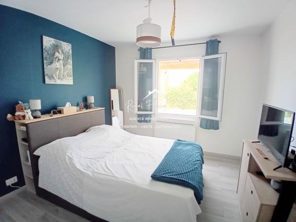 Vue sur la campagne, (zone non constructible), dans un hameau