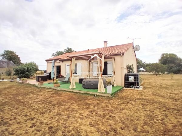 Vue sur la campagne, (zone non constructible), dans un hameau