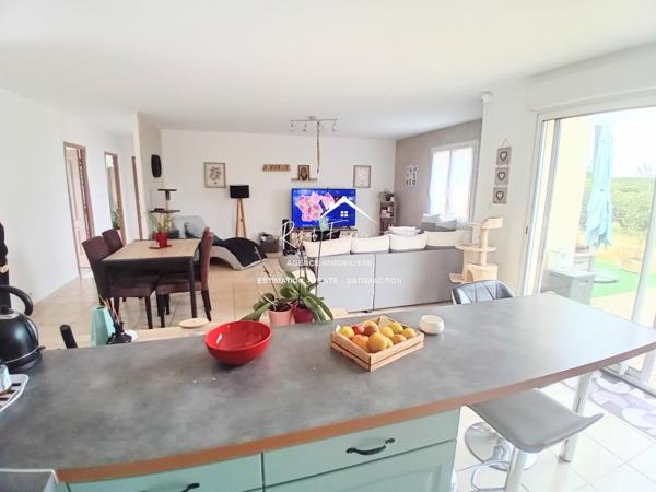 Vue sur la campagne, (zone non constructible), dans un hameau