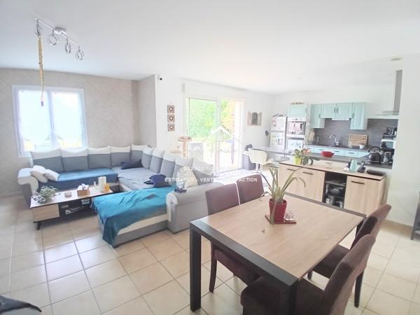 Vue sur la campagne, (zone non constructible), dans un hameau