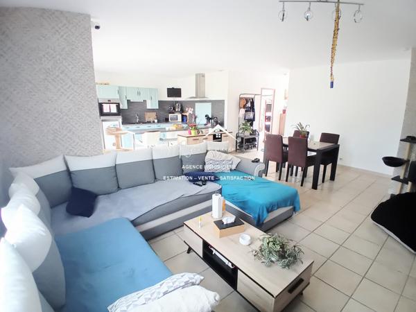 Vue sur la campagne, (zone non constructible), dans un hameau