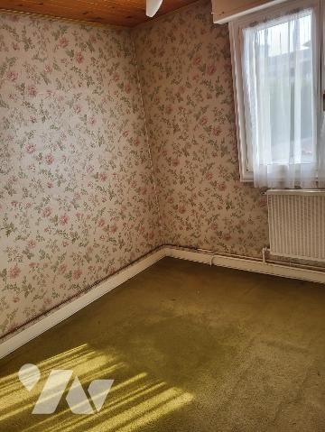 A vendre maison de ville de 1960 semi mitoyenne construite en briques située à Arras