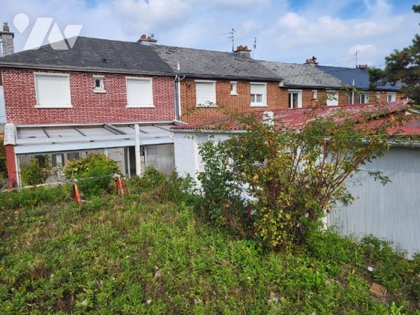 A vendre maison de ville de 1960 semi mitoyenne construite en briques située à Arras