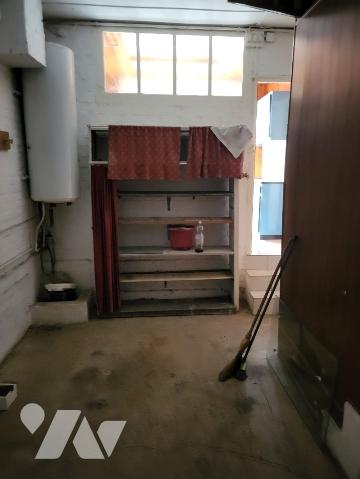 A vendre maison de ville de 1960 semi mitoyenne construite en briques située à Arras