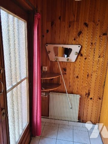 A vendre maison de ville de 1960 semi mitoyenne construite en briques située à Arras