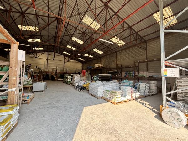 Local d'activité 8 pièce(s) 320 m²