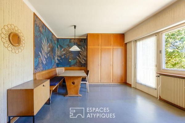 Maison d’architecte esprit Mid-Century à rénover et son jardin arboré