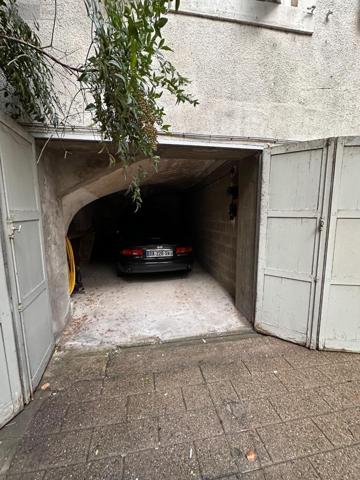 Garage fermé à vendre à Bordeaux en Gironde (33000), ref : 022/1211   
Gambetta