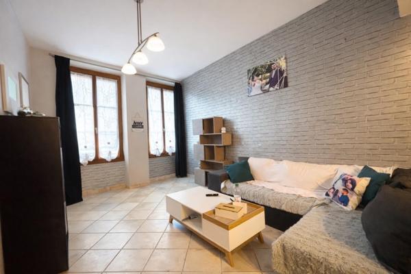 Maison spacieuse au cœur du village