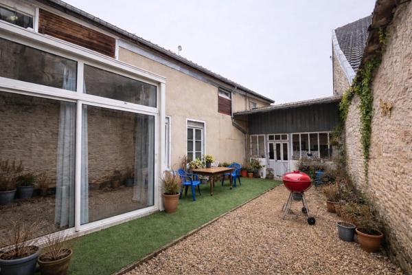 Maison spacieuse au cœur du village