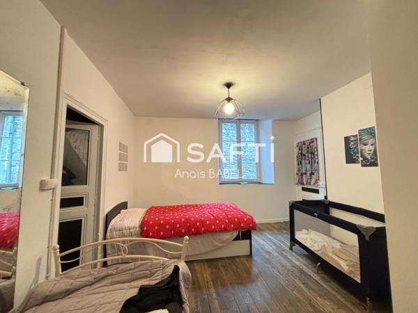 Maison spacieuse au cœur du village