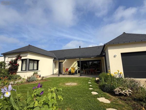 Maison à vendre à Pléneuf-Val-André dans les Côtes-d'Armor (22370), ref : 025/2579   
Bourg