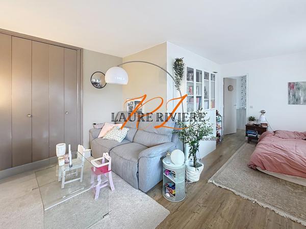 T2 lumineux 48 m² – Dernier étage avec ascenseur – Vue parc – parking