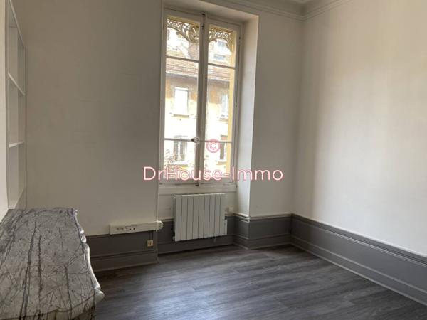 Bureau à louer 4 pièces de 84 m²