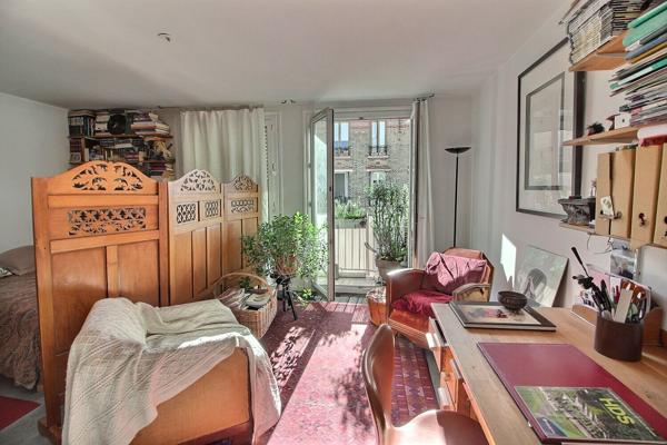 Suresnes - Appartement 3 pièces à rénover avec balcon, cave et parking extérieur