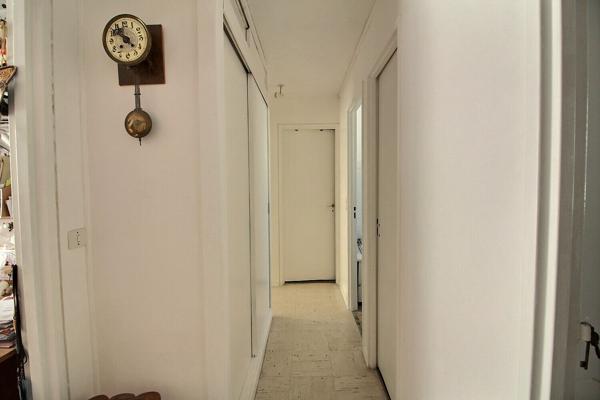 Suresnes - Appartement 3 pièces à rénover avec balcon, cave et parking extérieur