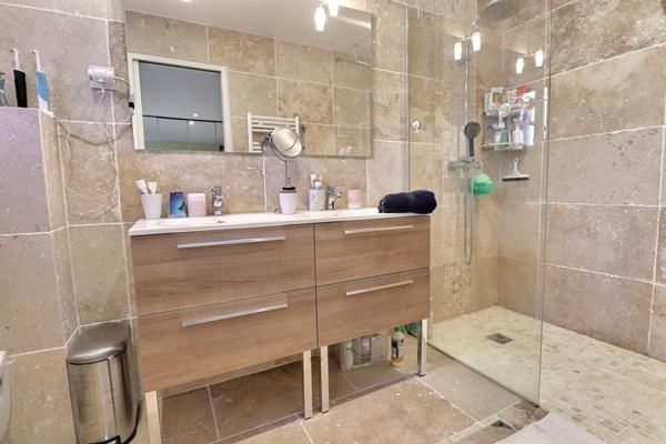 Magnifique maison familiale individuelle de charme et de choc, 3 chambres, 2 salles de bains, sous-sol, jardin Maisons Laffitte !