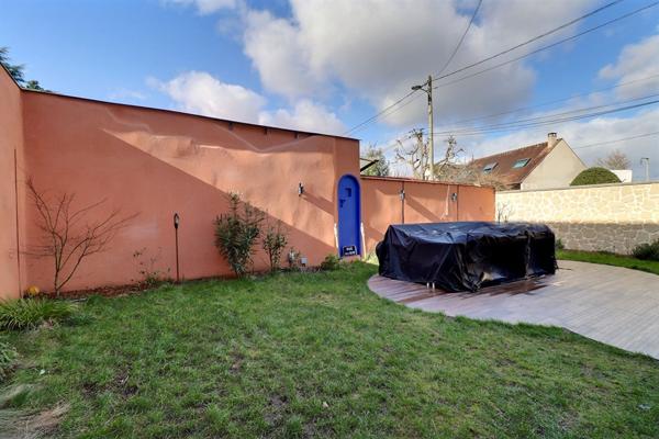 Magnifique maison familiale individuelle de charme et de choc, 3 chambres, 2 salles de bains, sous-sol, jardin Maisons Laffitte !
