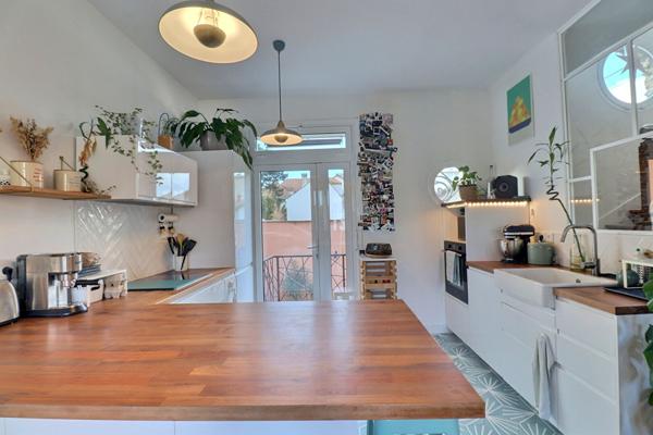 Magnifique maison familiale individuelle de charme et de choc, 3 chambres, 2 salles de bains, sous-sol, jardin Maisons Laffitte !