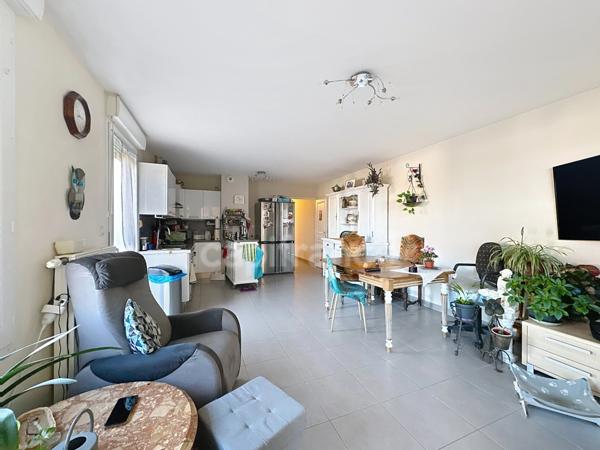 Appartement T3 CRUSEILLES - Terrasse exceptionnelle