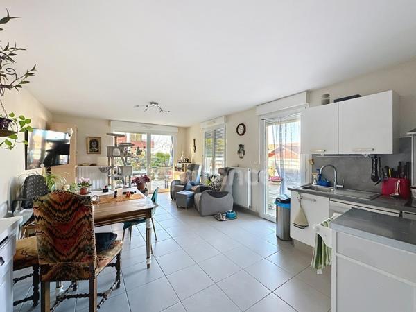 Appartement T3 CRUSEILLES - Terrasse exceptionnelle